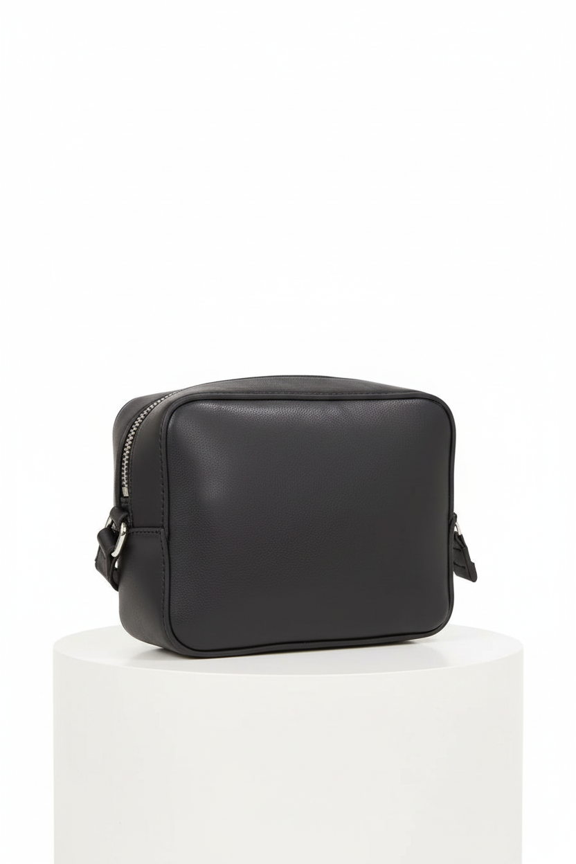 Tommy Hilfiger Women's faux-leather shoulder bag